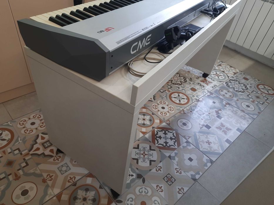 MIDI-клавиатура CME UF80 Classic +пюпитр, стол, стул Yamaha (отдельно)