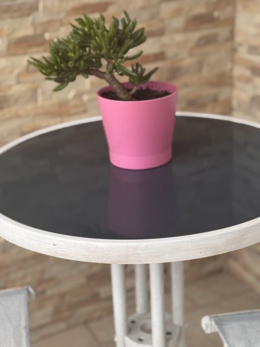 Conjunto mesa e duas cadeiras