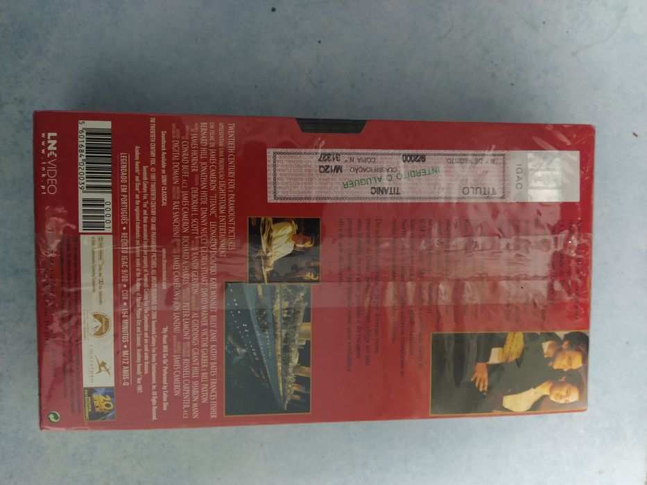 Conjunto CD e Cassete VHS do filme "Titanic"
