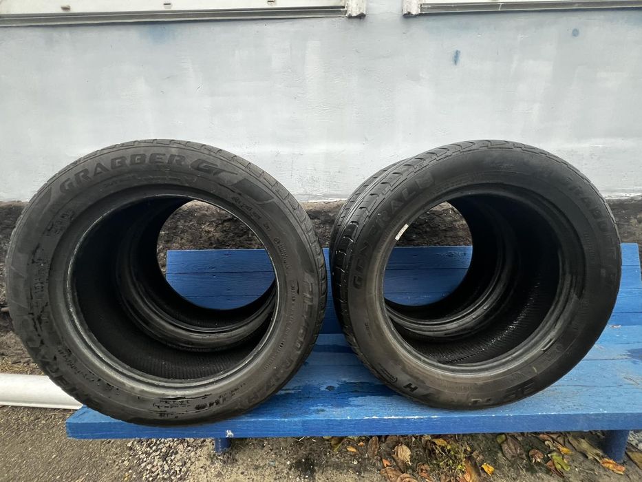 Продам б/улітню резину 215/60/17