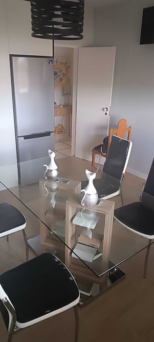 Mesa de cozinha ou sala em vidro