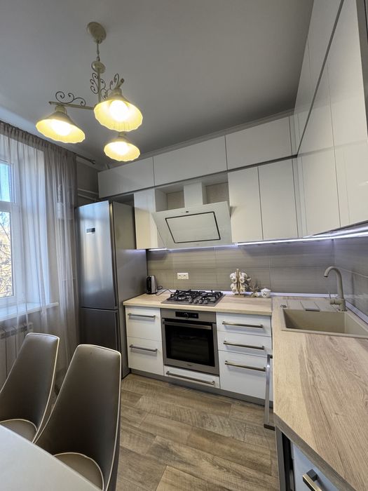 2к.кв.Декабристов возле Сказки с ремонтом !