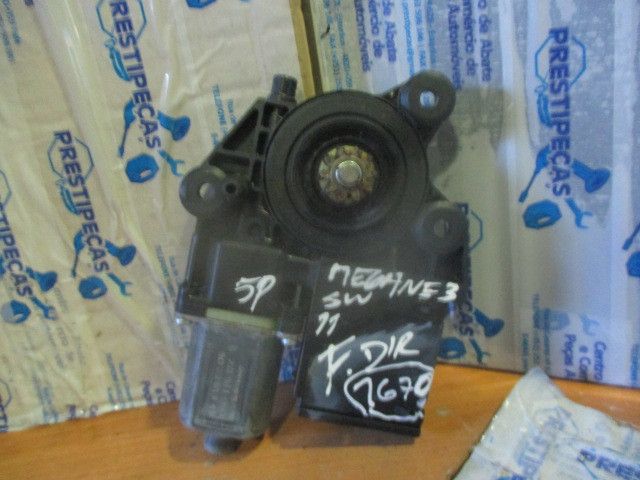 Motor vidro frente direito RENAULT Megane III (BZ0_)