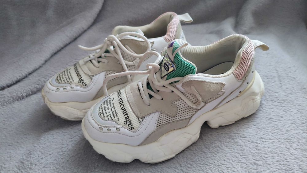 Кросівки Білі SSNX 1916 fashion jm8
Розмір 34-35, устілки 22,3см