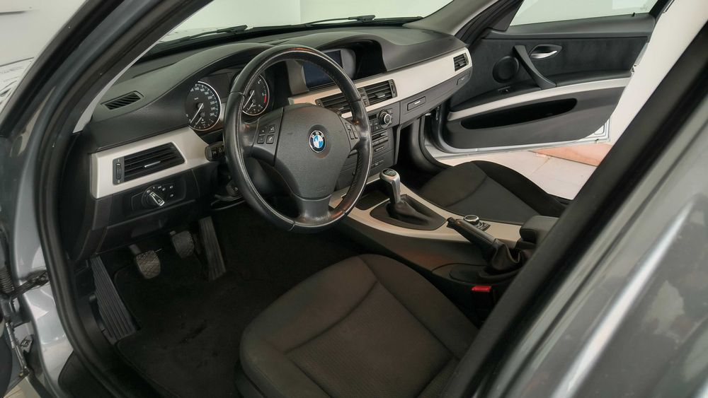 Carrinha BMW 320d Touring 184cv