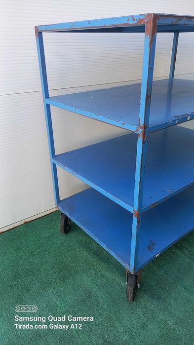 Carro arrumação com rodas