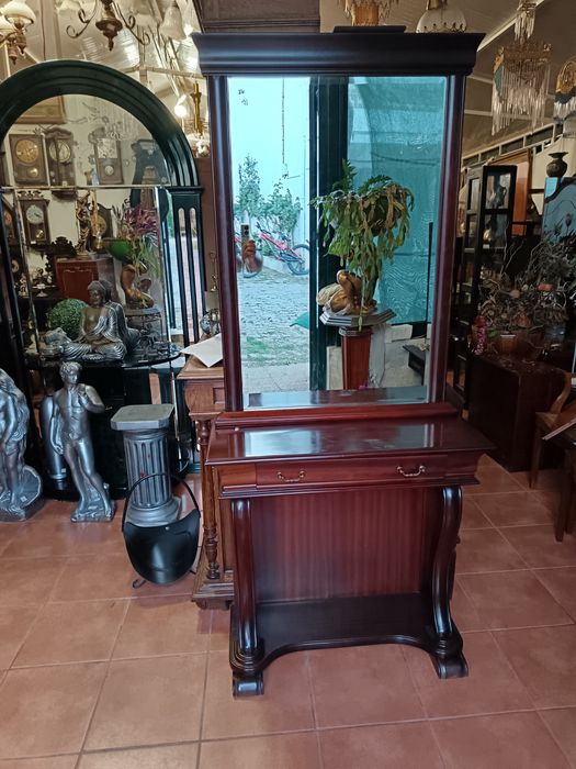 Móvel de entrada com espelho