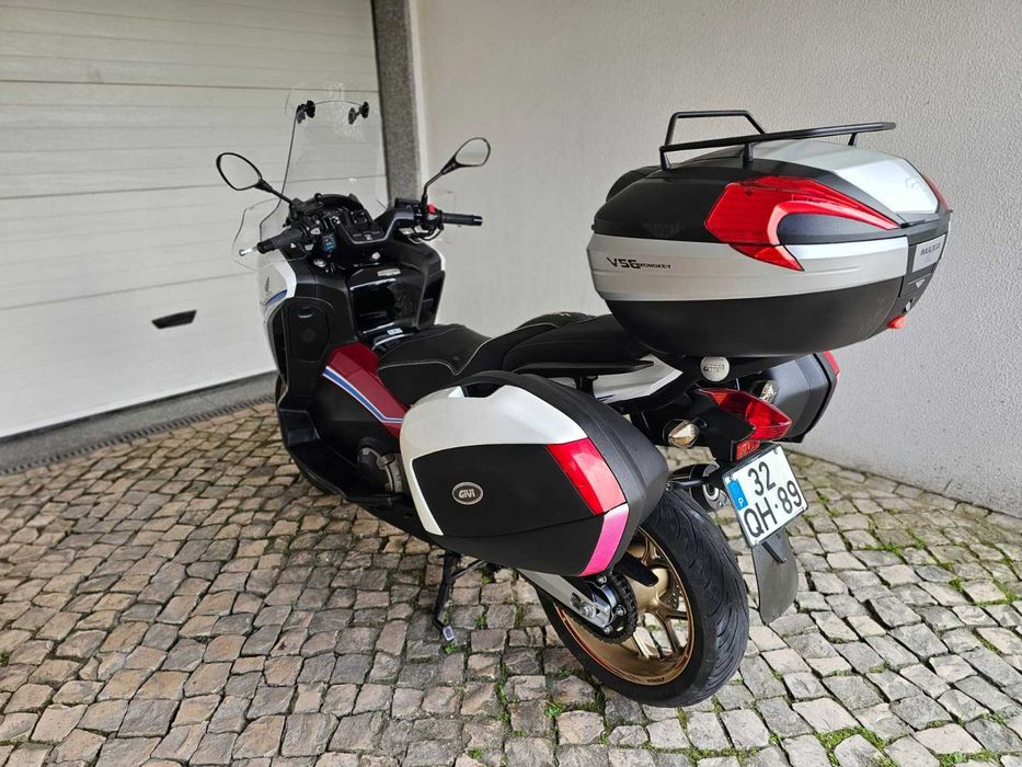 Honda Integra 750 Sport DCT Tricolor malas laterias top case de 56 litros punhos aquecidos com Garantia