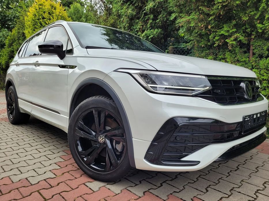 Volkswagen Tiguan 2024_ALLSPACE_R-LINE Black_2.0 TSI_4 x 4_BOGATA opcja_NISKI przebieg !