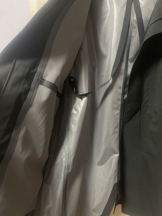 Нова чоловіча парка Lacoste