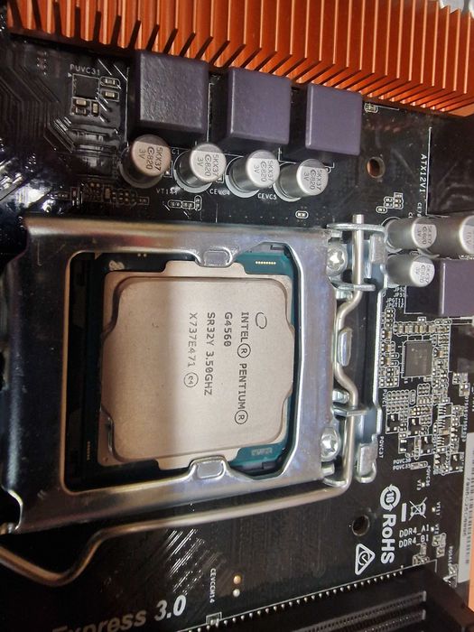 Płyta główna h110m-hdv + intel G4560