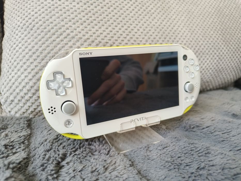 PlayStation  Vita Lime Green PCH-2000