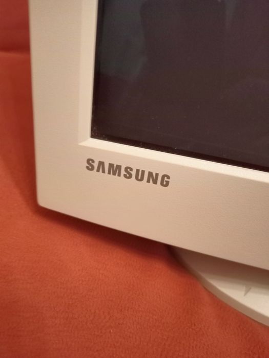 Monitor CRT Samsung SyncMaster 753DFX S warto