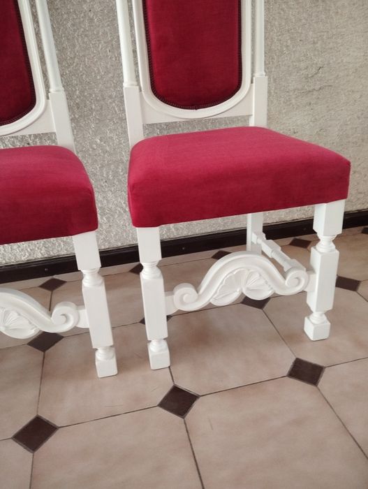 Cadeiras modelo capela