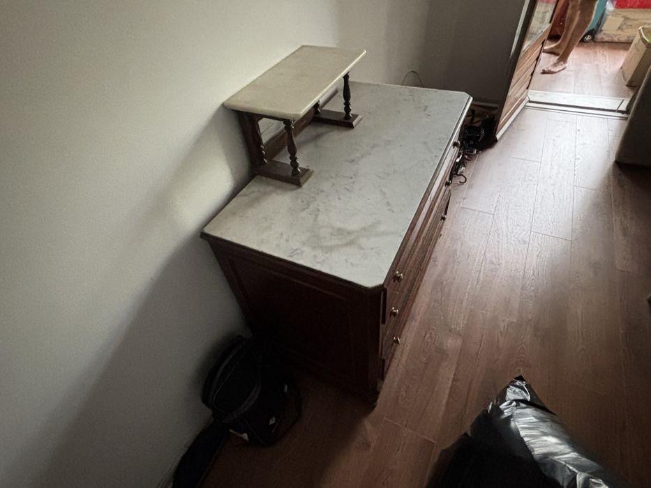 Movel de arrumação com tampo de marmore