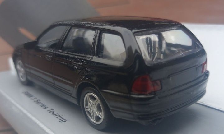 Miniatura escala 1/43 BMW 3 series touring