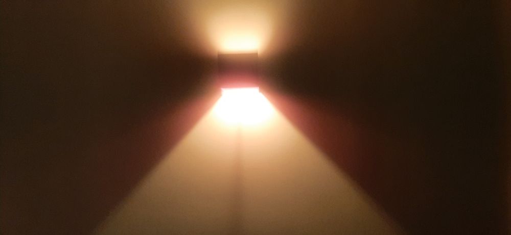 Designerski kinkiet kostka 10cm x 10cm