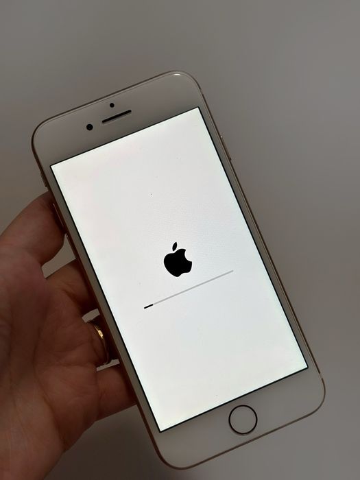 Продам iphone 8,в ідеальному стані