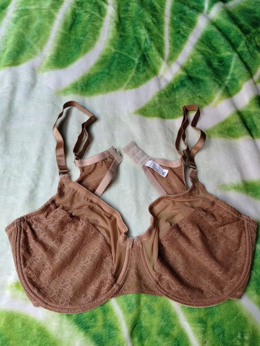 Biustonosz z fiszbinami rozmiar 3XL (105-110 cm pod biustem)