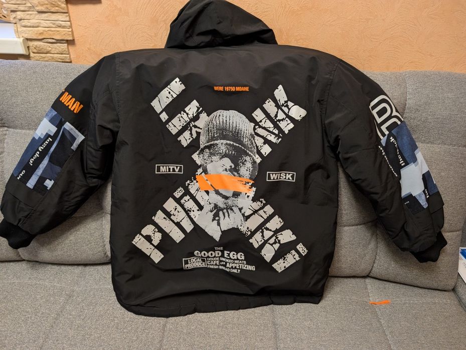 Дитяча зимова куртка.