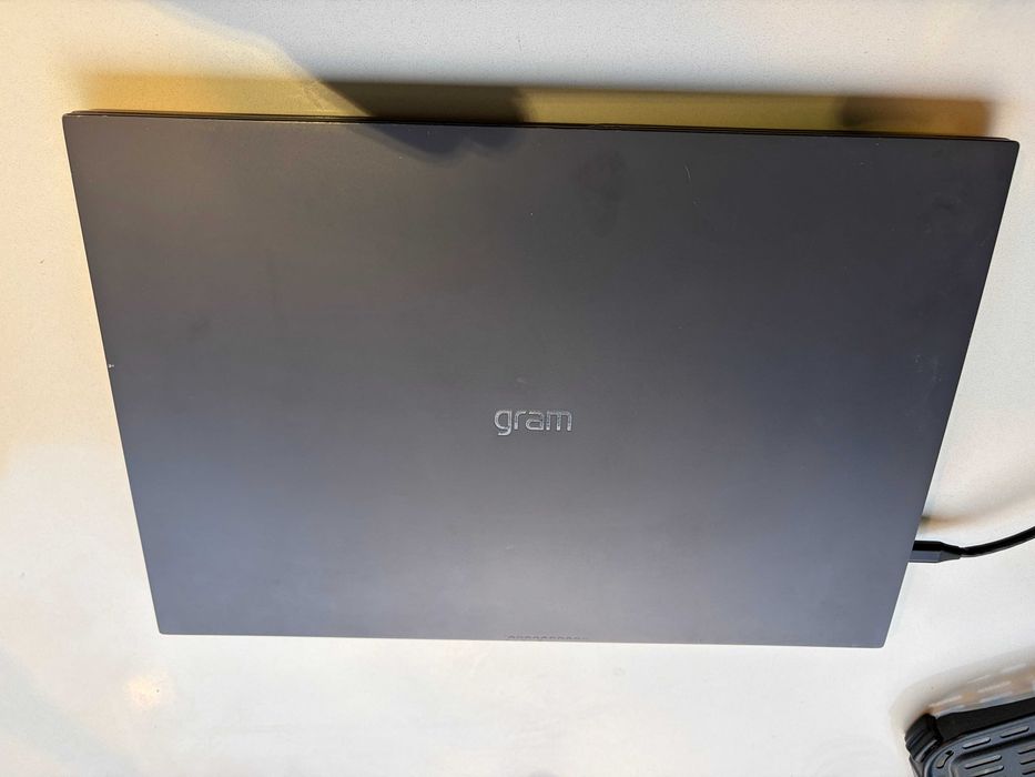 LG Gram 16 i7 13ª geração 16GB 512GB – teclado alemão