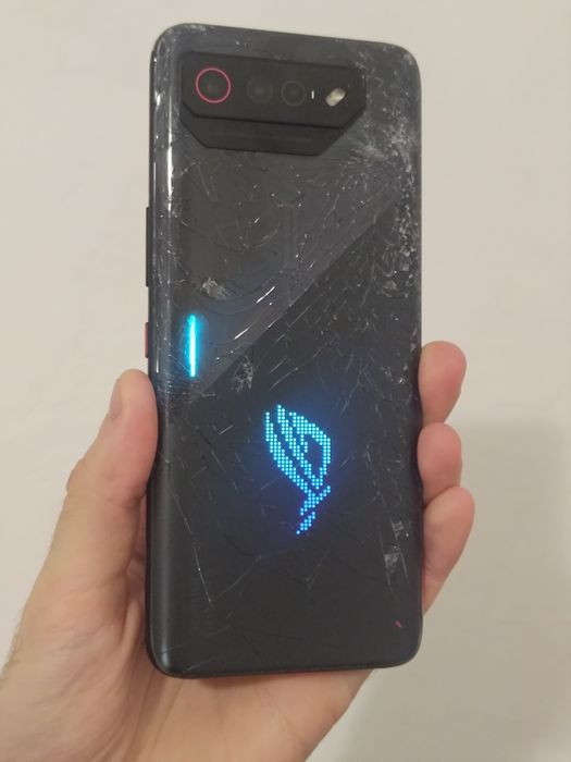 Потужний Asus ROG Phone 7 16/512 камери цілі