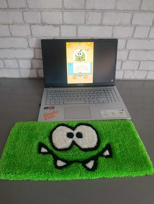 Tapete de Teclado  Om Nom Cut the Rope - Tufting