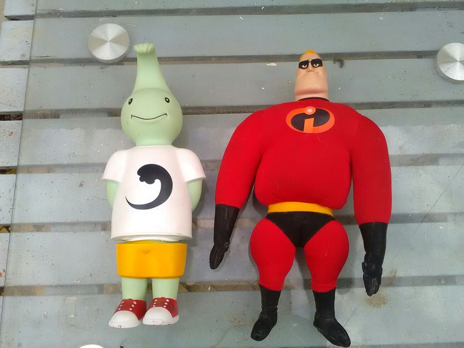 Figuras grandes  Incriveis + Homem Aranha e outros