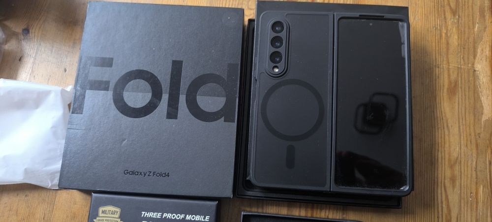 Samsung fold 4 12/256