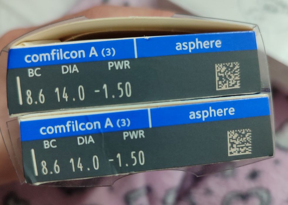 Conjunto de lentes de contacto e líquido