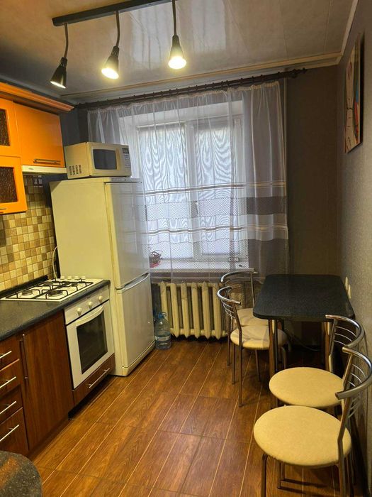 Продам 2-комнатную квартиру Центр