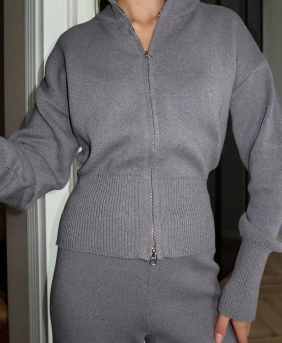 Костюм з двома замками,замочками,вязаний,з палацо,кардиганом на замку,