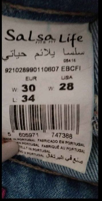 Calças Guess, Salsa, e casaco Zara