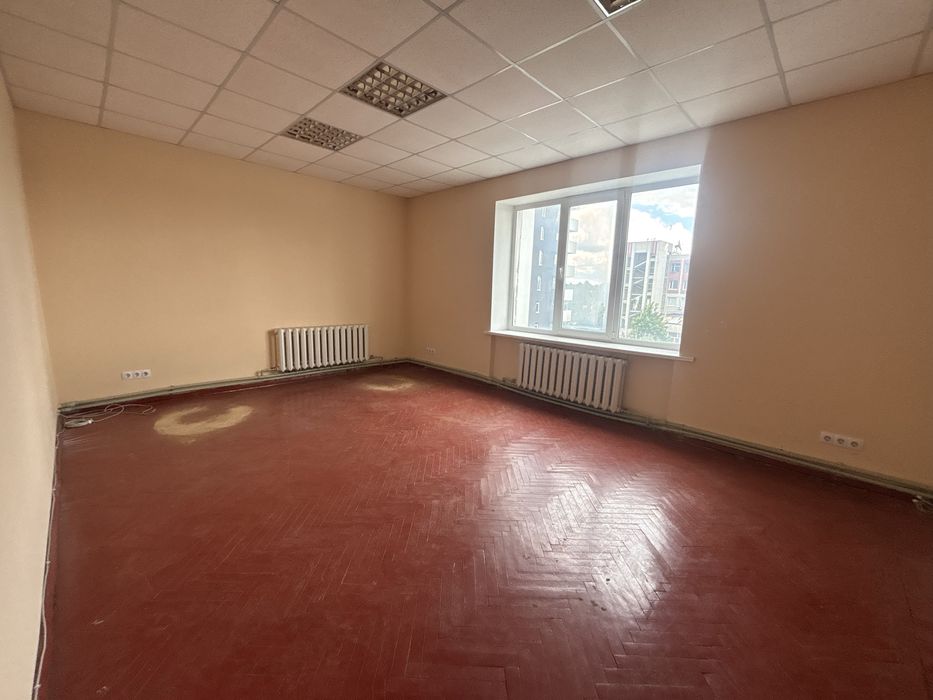 Продам офісне  приміщення