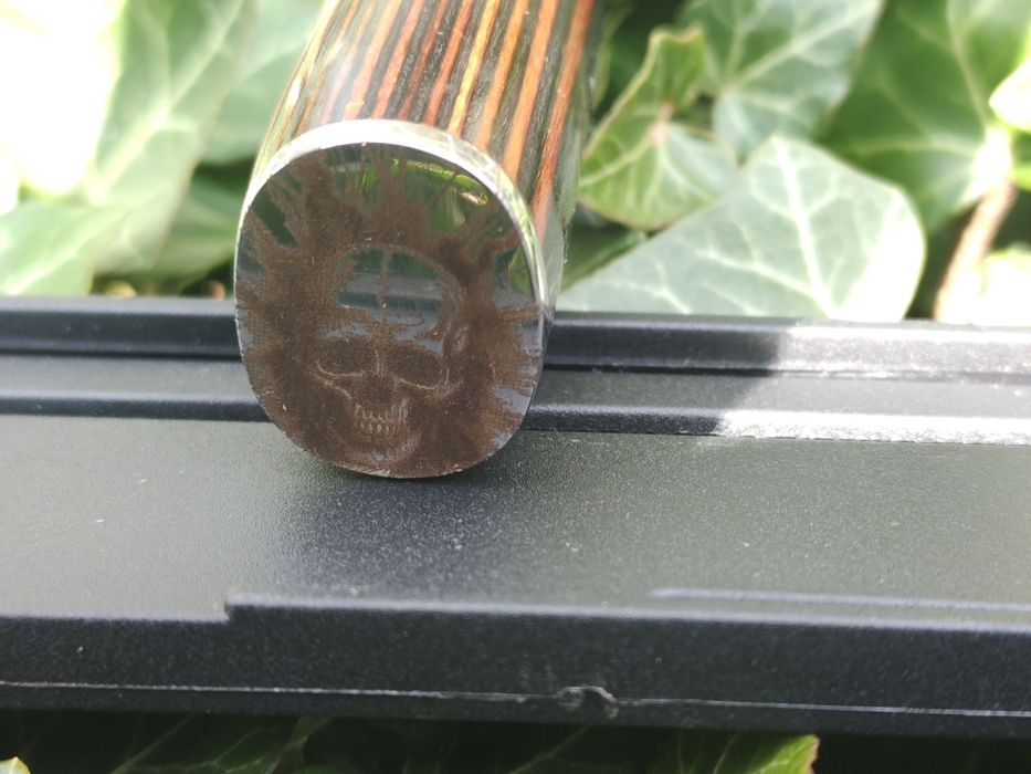 Nóż z grawerem anioła i diabła