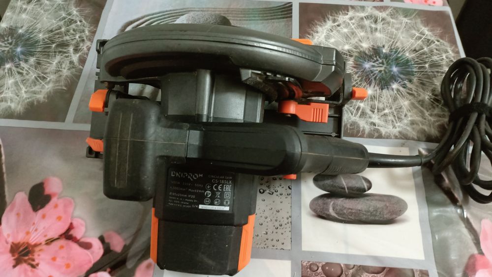 Циркулярна пила Dnipro-M CS-185LX