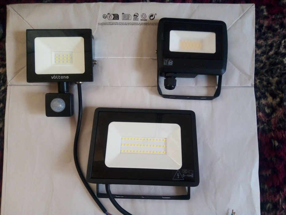 Halogen naświetacz LED