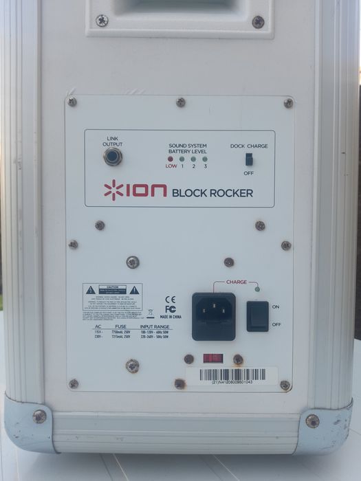 Amplificador guitarra , microfone e telemovel portatil com bateria