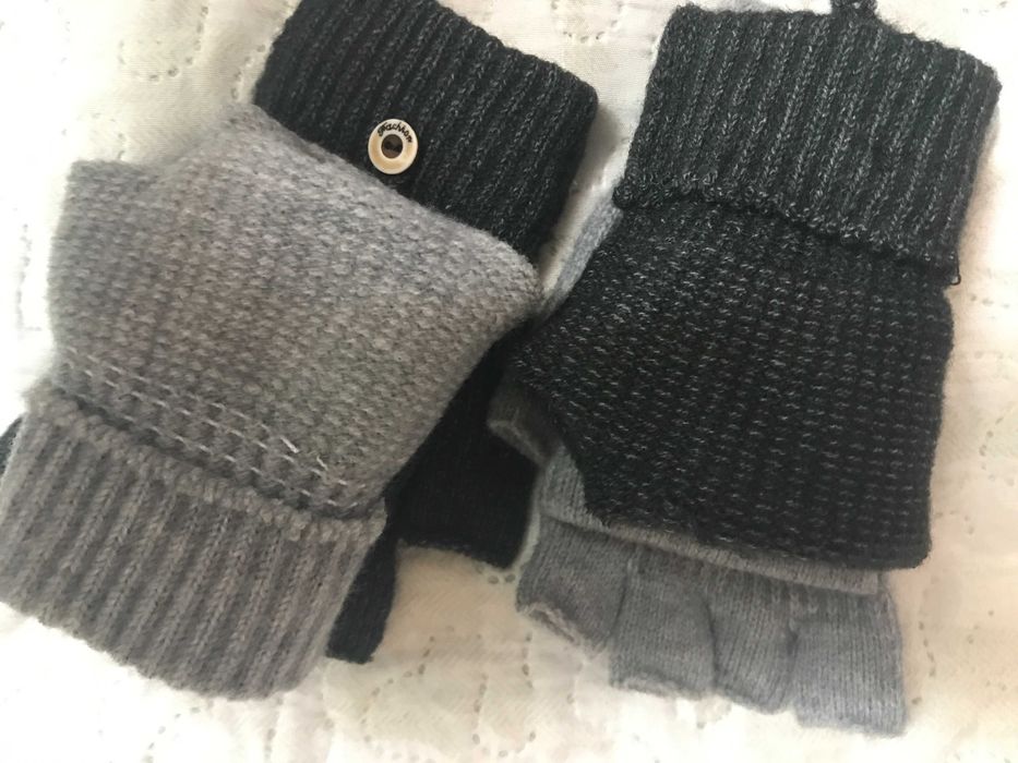 Рукавички-мітенки з "чохольчиком" для пальців. Темні і світліші.