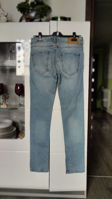 Spodnie jeansowe Bershka