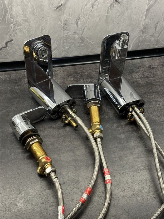 Змішувач для ванної