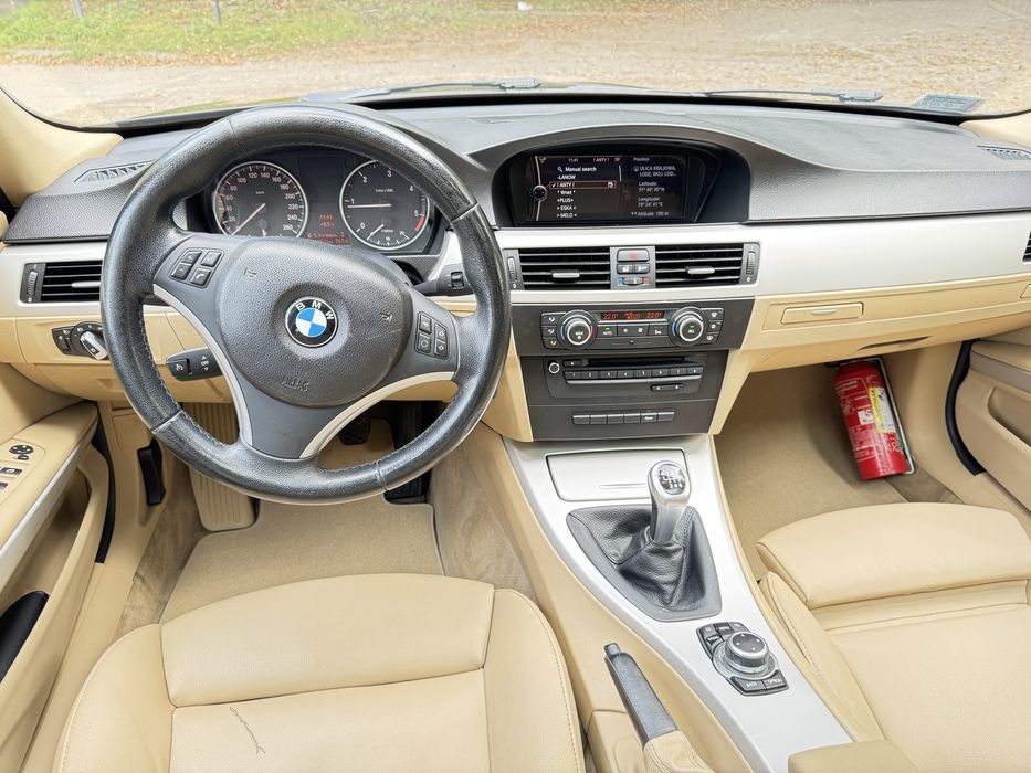 BMW e91 touring 320D 2011 rok panorama jasne skóry 2 właściciel
