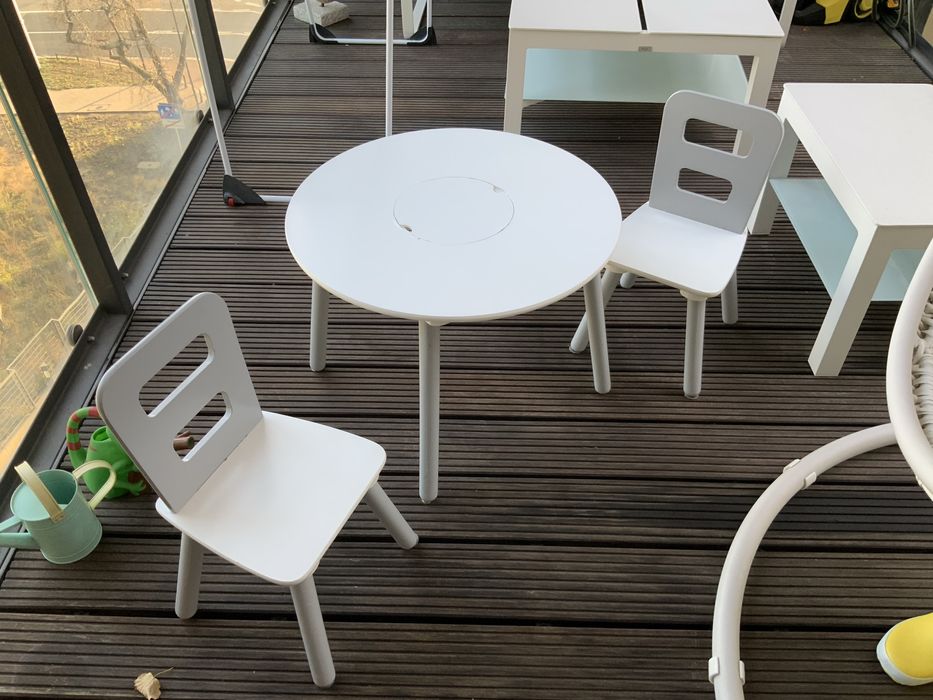 Stolik drewniany dziecięcy + 2 krzesełka Kidkraft