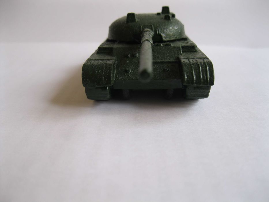 Танк из серии Военная техника СССР с восстановления