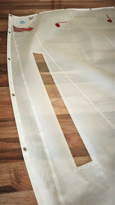 Vela Optimist OneSails — Standard Medium Plus (MP) — como nova