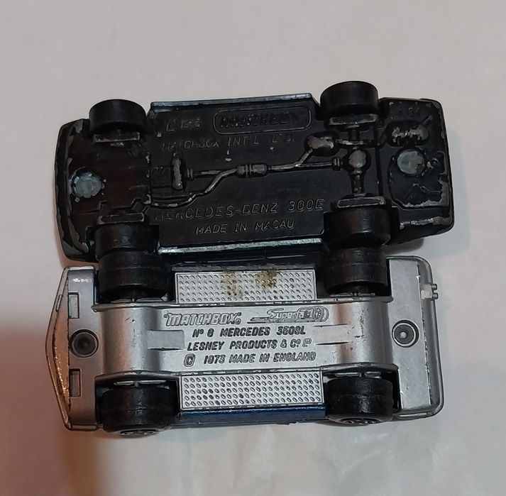 Duas miniaturas Matchbox Mercedes