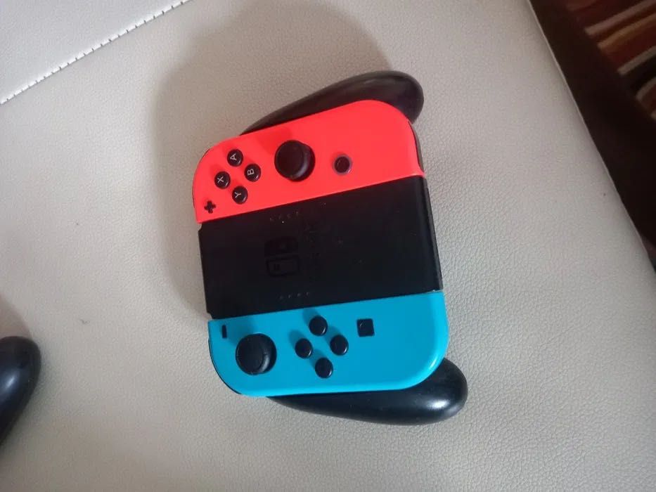 nintendo switch novo com todas as peças | Sim, está disponível