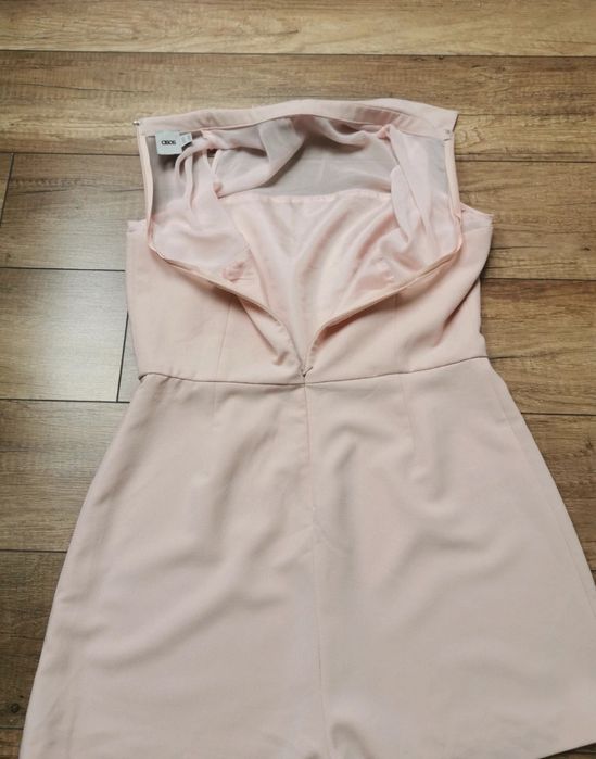 Kombinezon krótki letni Asos 40 L pudrowy róż