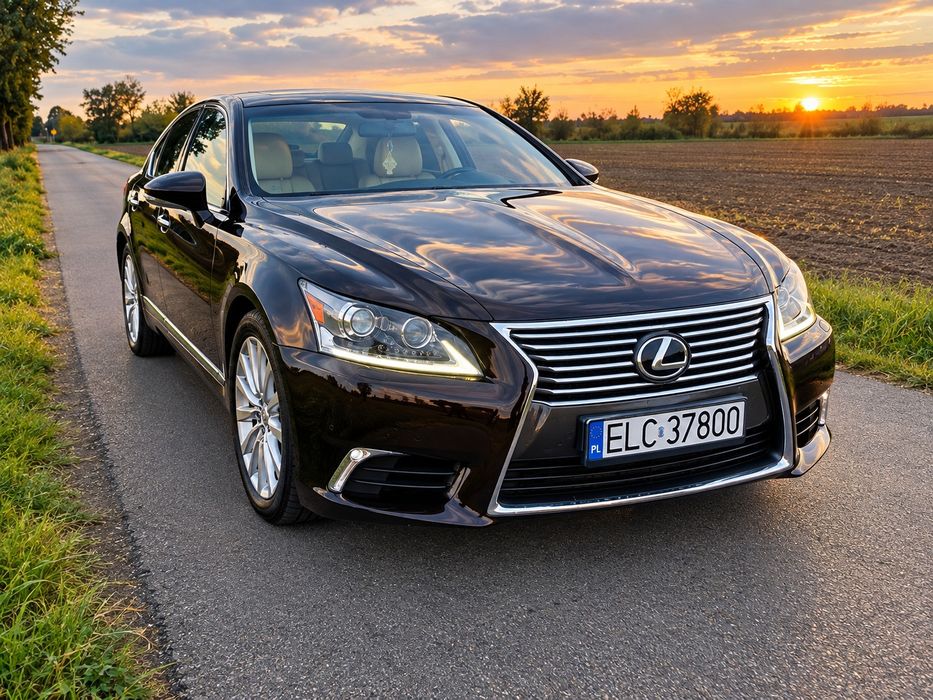 Lexus  LS460  AWD