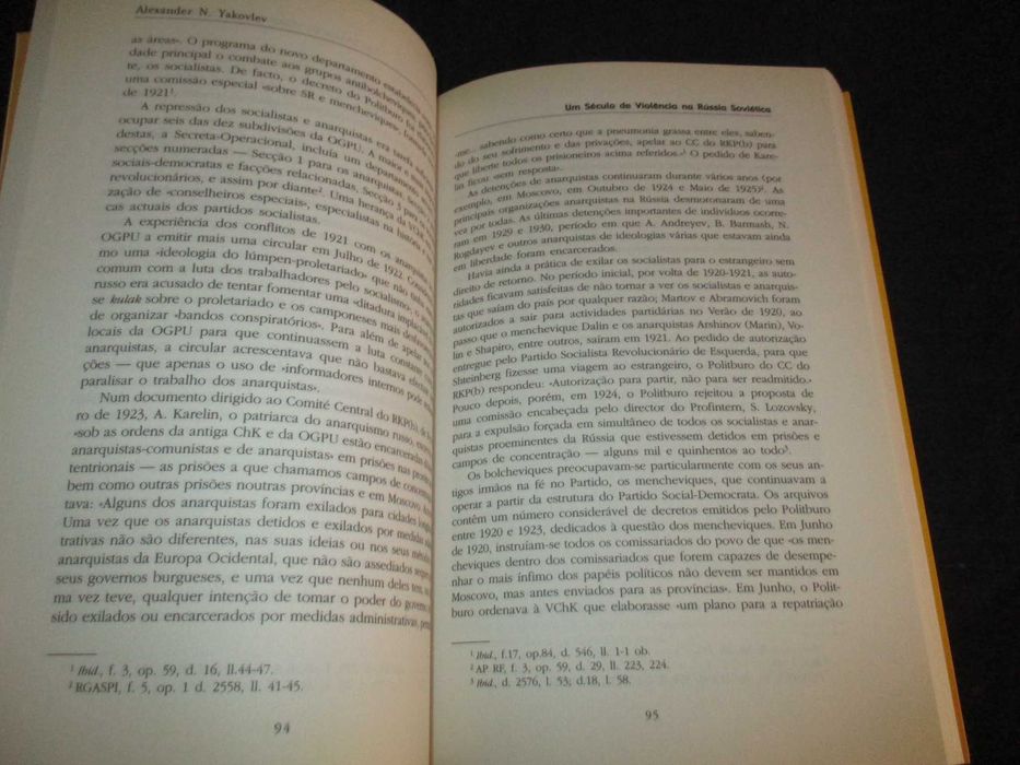 Livro Um Século de Violência na Rússia Soviética